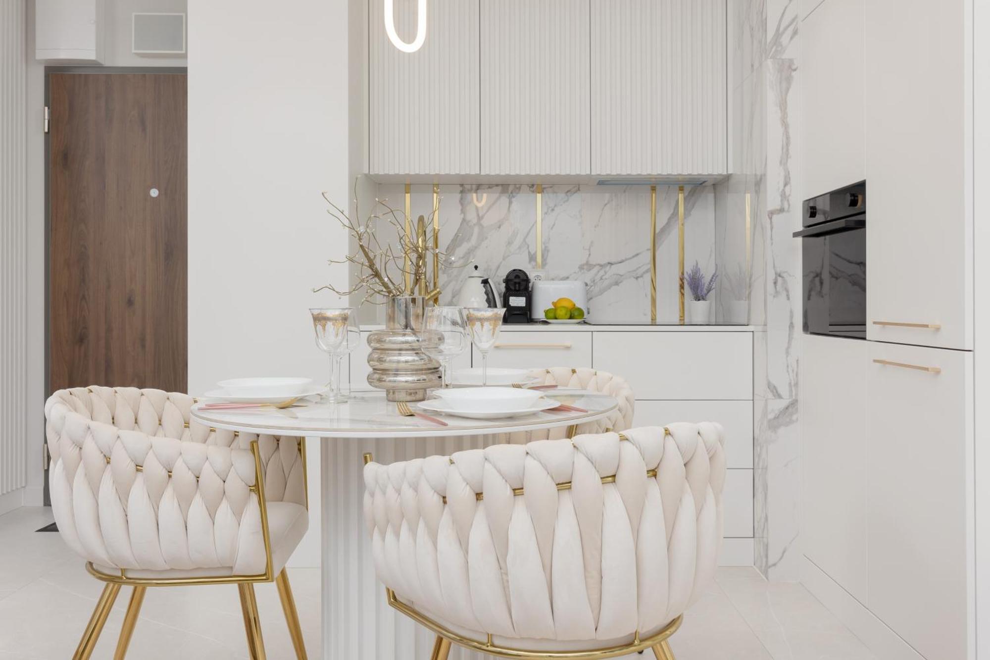 Kasprzaka With Ac & Parking By Renters Prestige Butas Warsaw